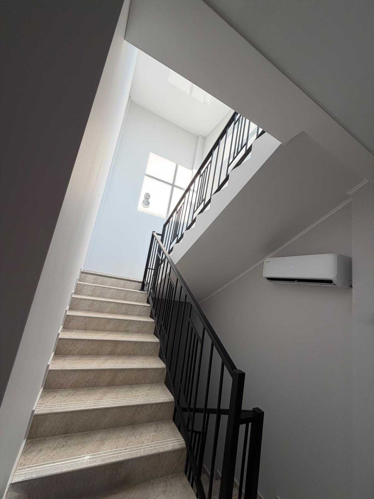 8-Room House For Sale In Batumi, Mamia Varshanidze St, 142 view 3
