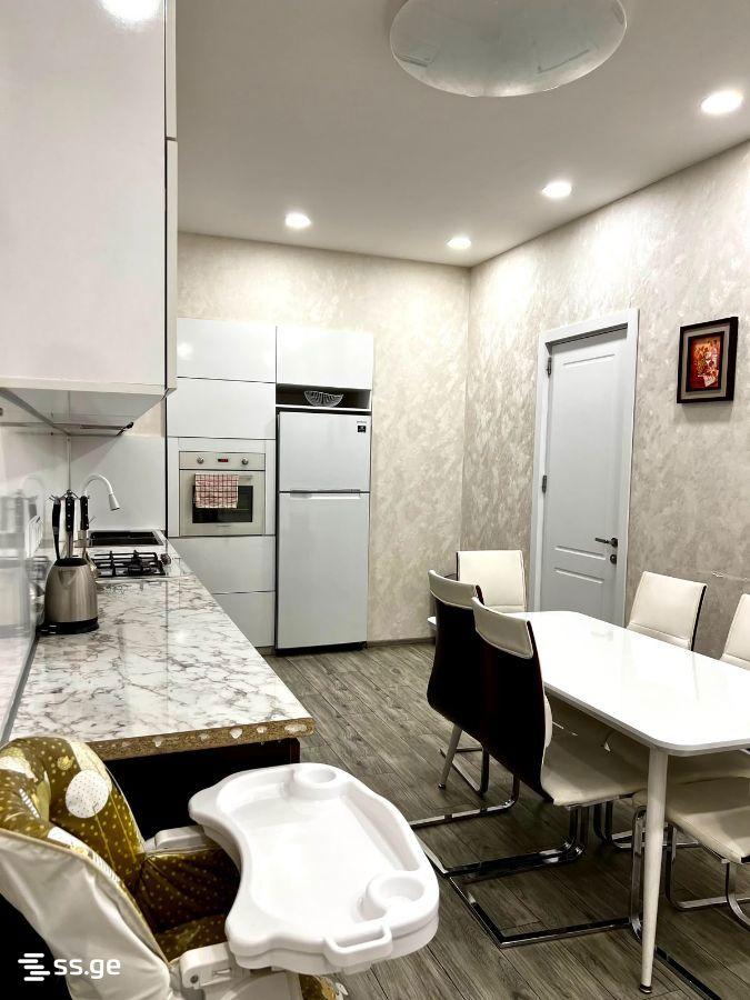 4-room apartment, Sololaki