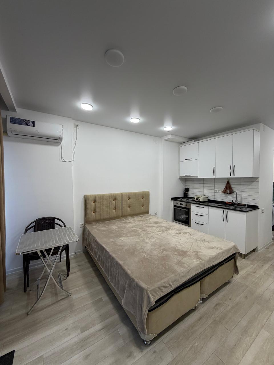 Studio Apartment For Rent In Batumi, Tamar Mepe Ave, 38 view 1