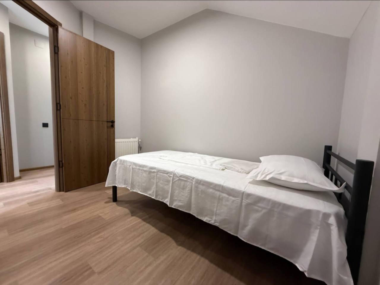 4-Room House For Rent In Batumi, Petre Melikishvili St, 30 view 8