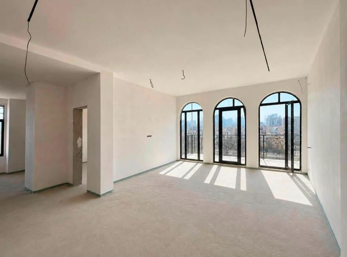 3-Room Apartment For Sale In Batumi, Shota Rustaveli St, 15/7 view 2