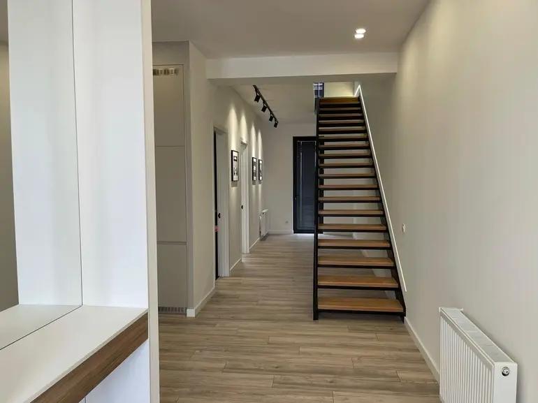 Baron De Baye St: 5-Room House, 400.0 M² | Korter.Ge view 3