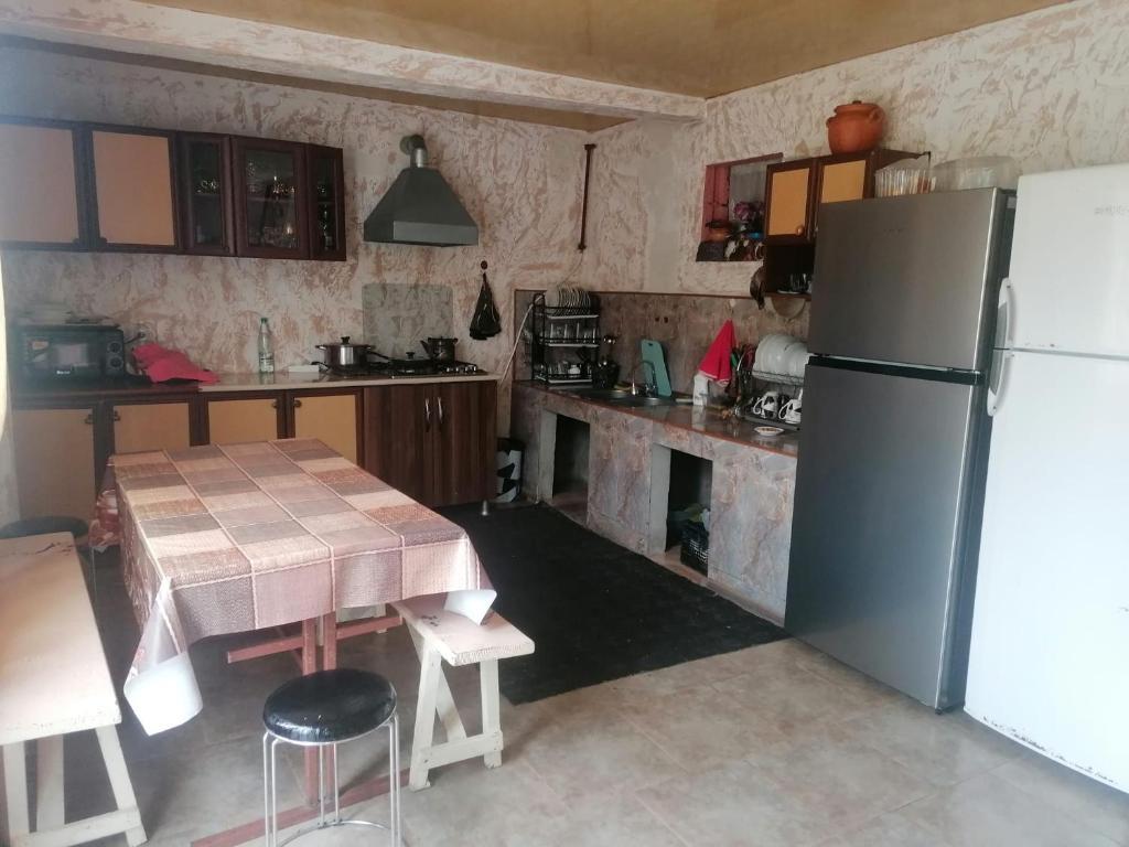 5-Room House In Kobuleti, Vakhushti Bagrationi St, 42, 200 M², Is Available For Daily Rent For 70 ₾ view 2