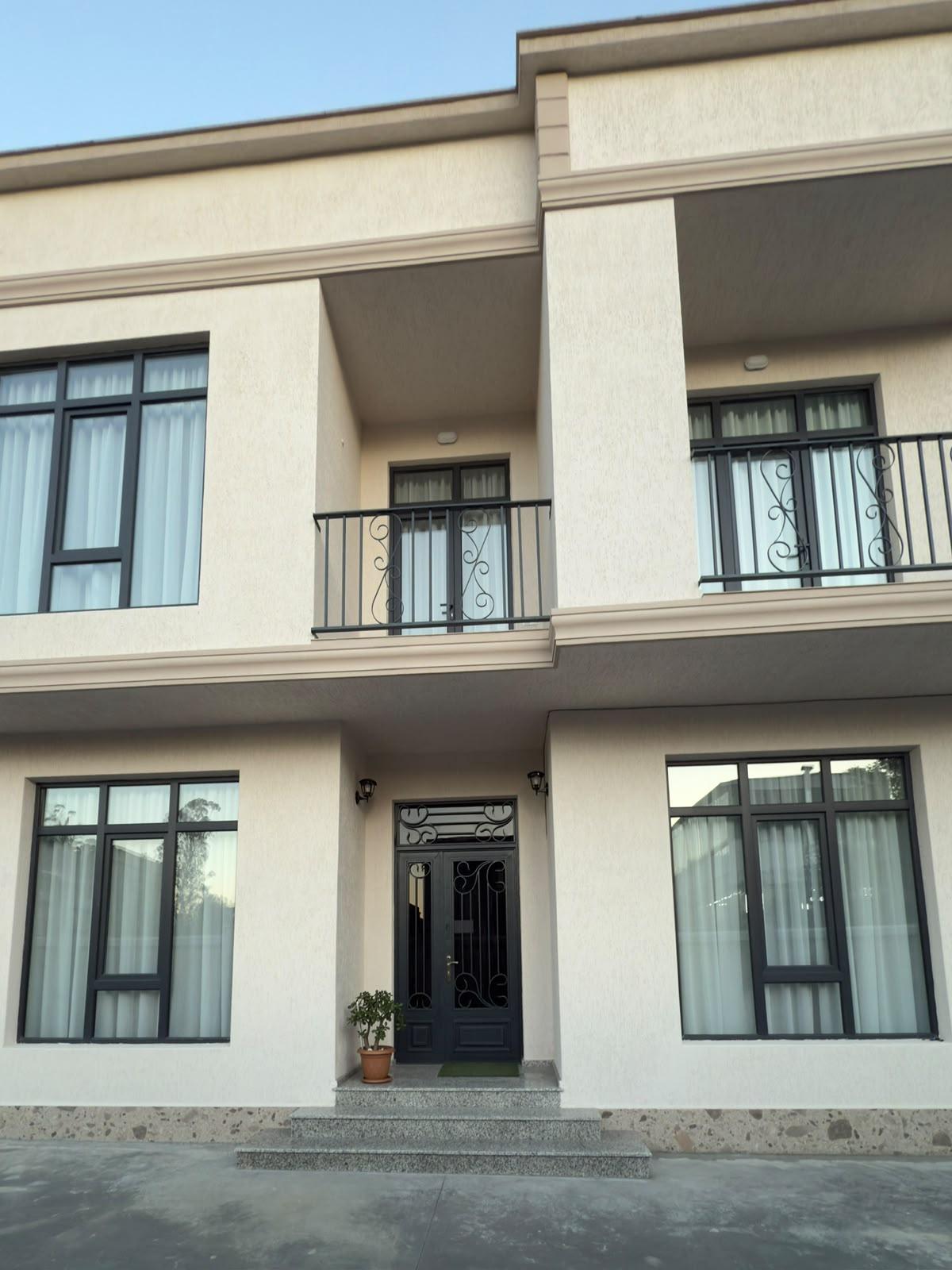 5-Room House For Rent In Batumi, Fridon Khalvashi Ave, 1 view 1