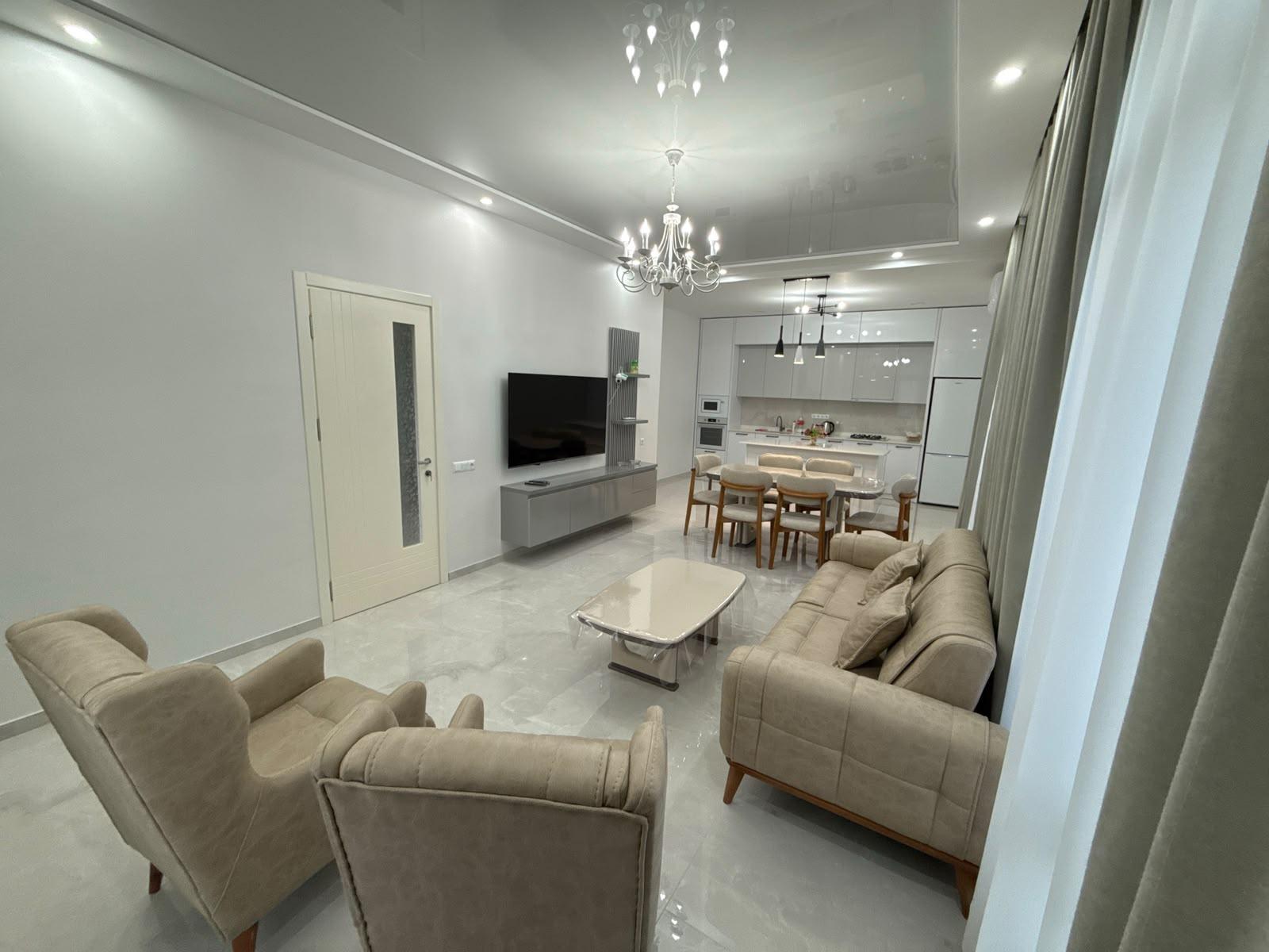 5-Room House For Rent In Batumi, Fridon Khalvashi Ave, 1 view 2