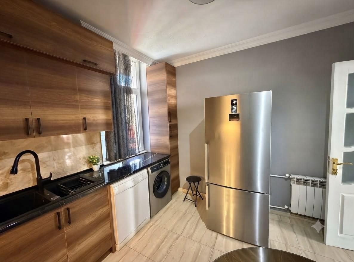 Studio Apartment For Sale view 8