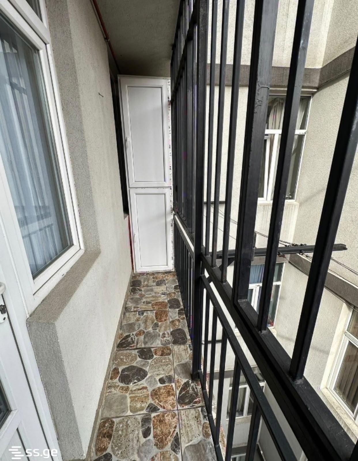 Studio Apartment For Sale view 9
