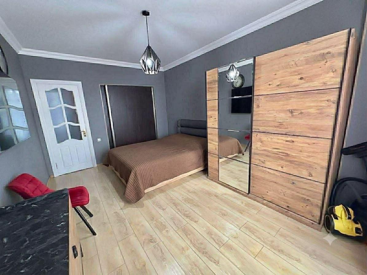 Studio Apartment For Sale view 7