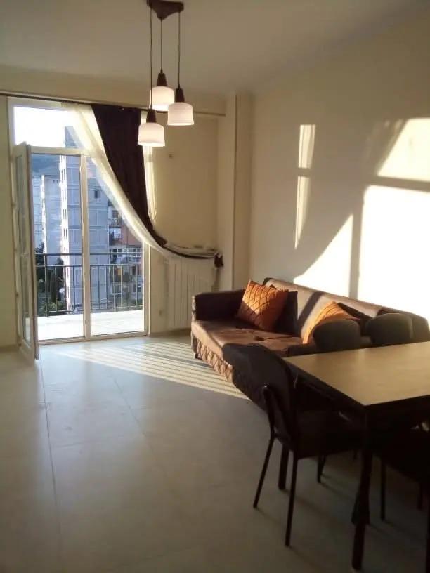 3部屋のマンション、არჩილ მეფის ქუჩა