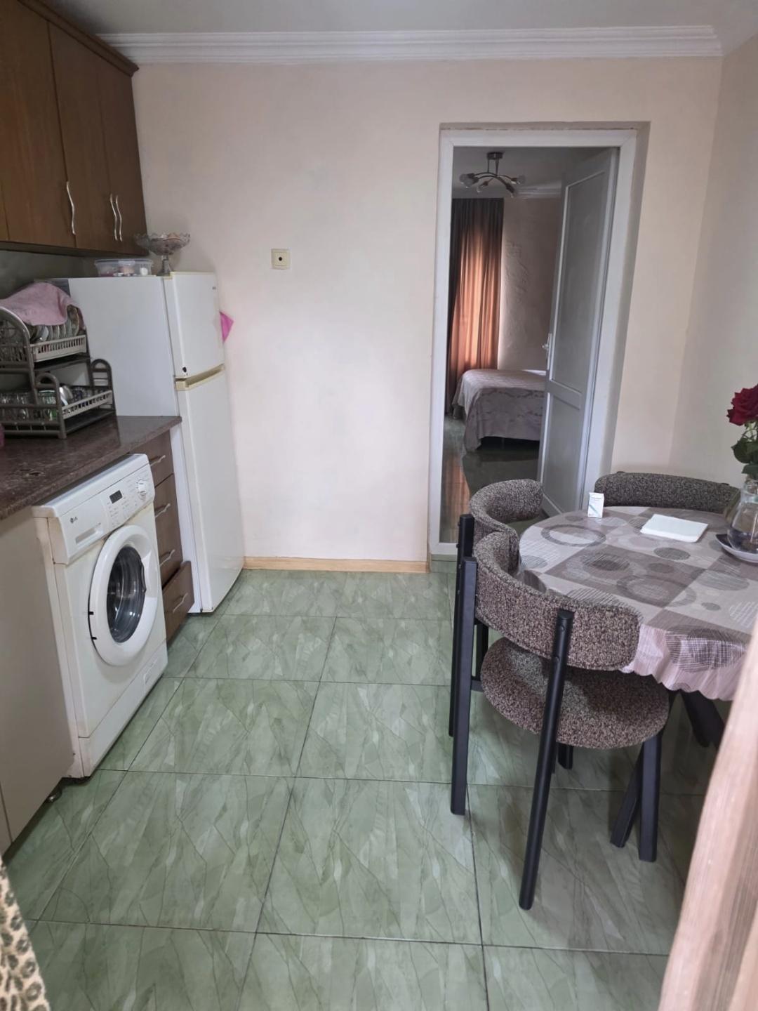 1-Room Apartment For Rent In Batumi, Fridon Khalvashi Ave, 87 view 4