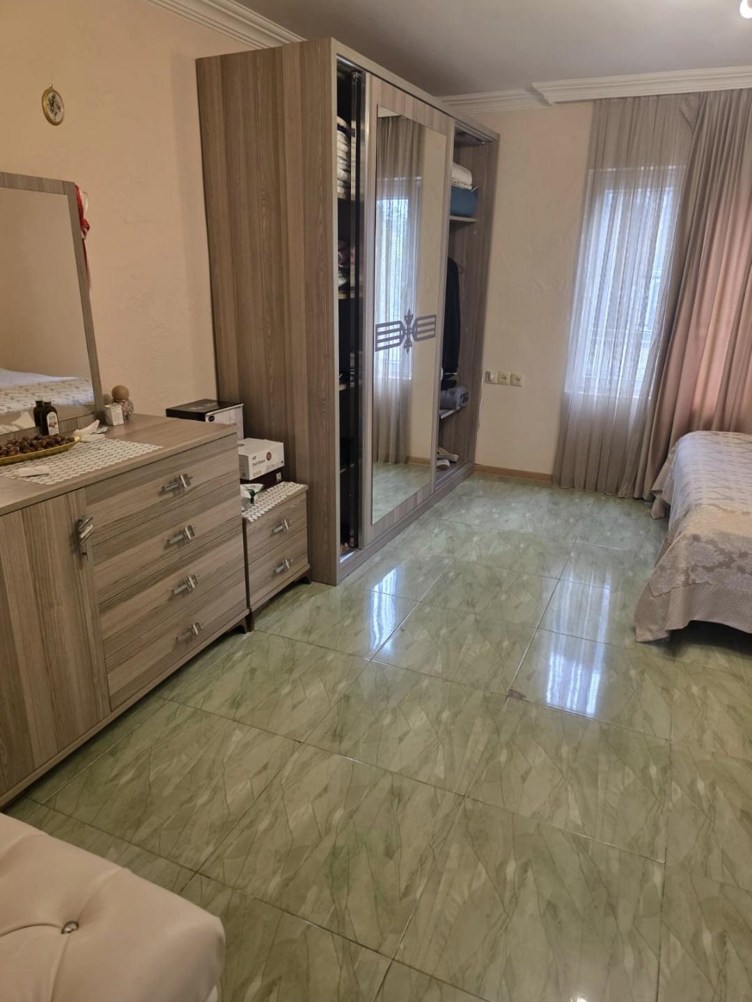 1-Room Apartment For Rent In Batumi, Fridon Khalvashi Ave, 87 view 2