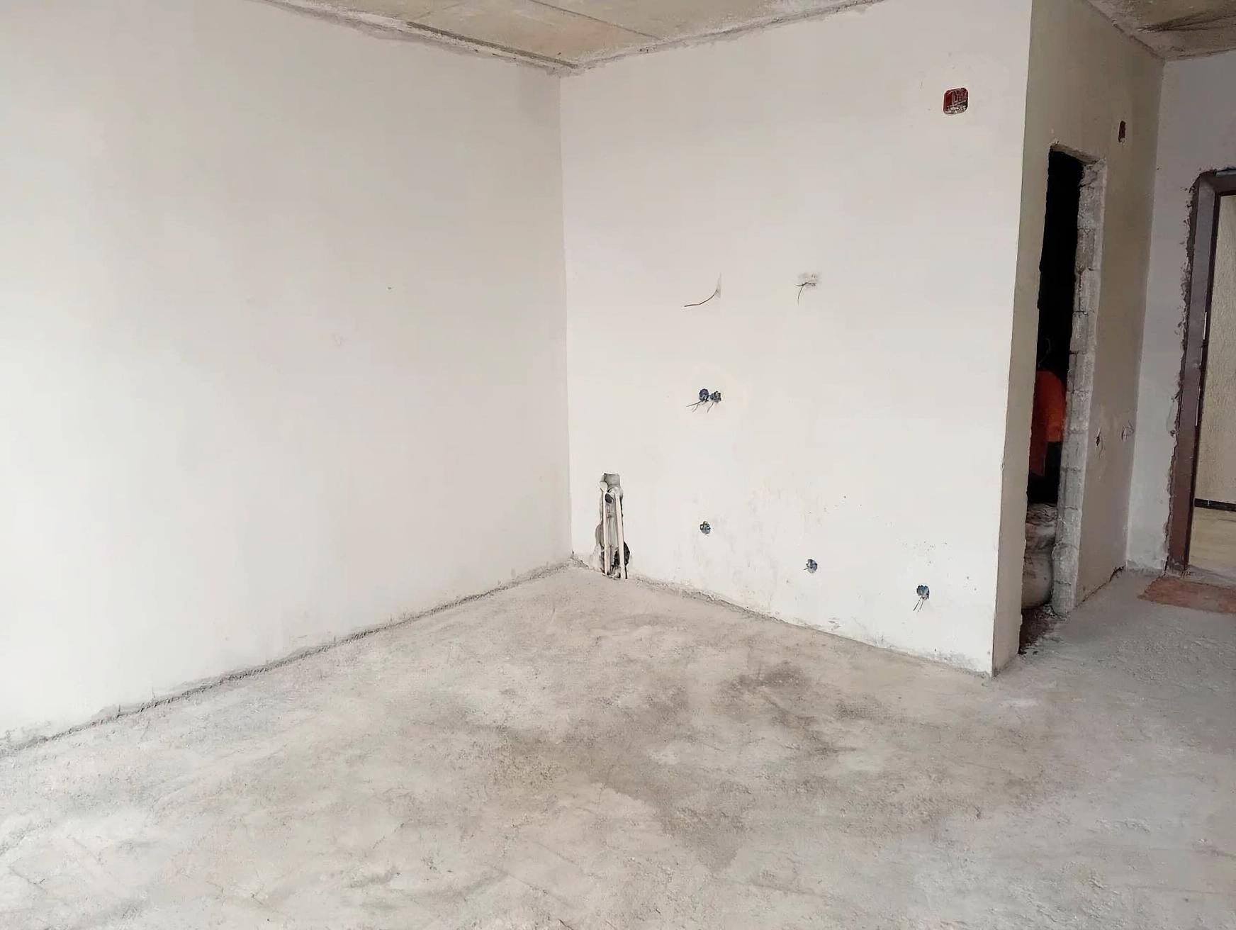 Studio Apartment For Sale view 4