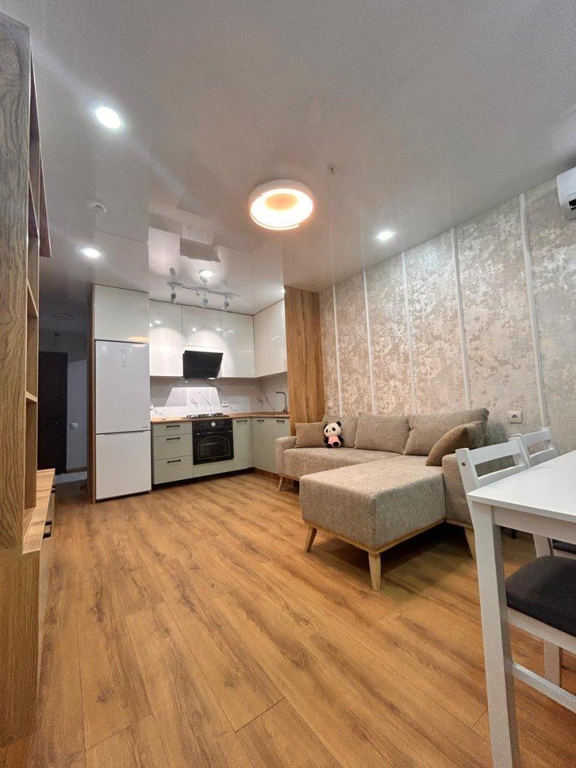 3-Room Apartment For Sale In Batumi, Zhiuli Shartava Ave, 27-31 view 5