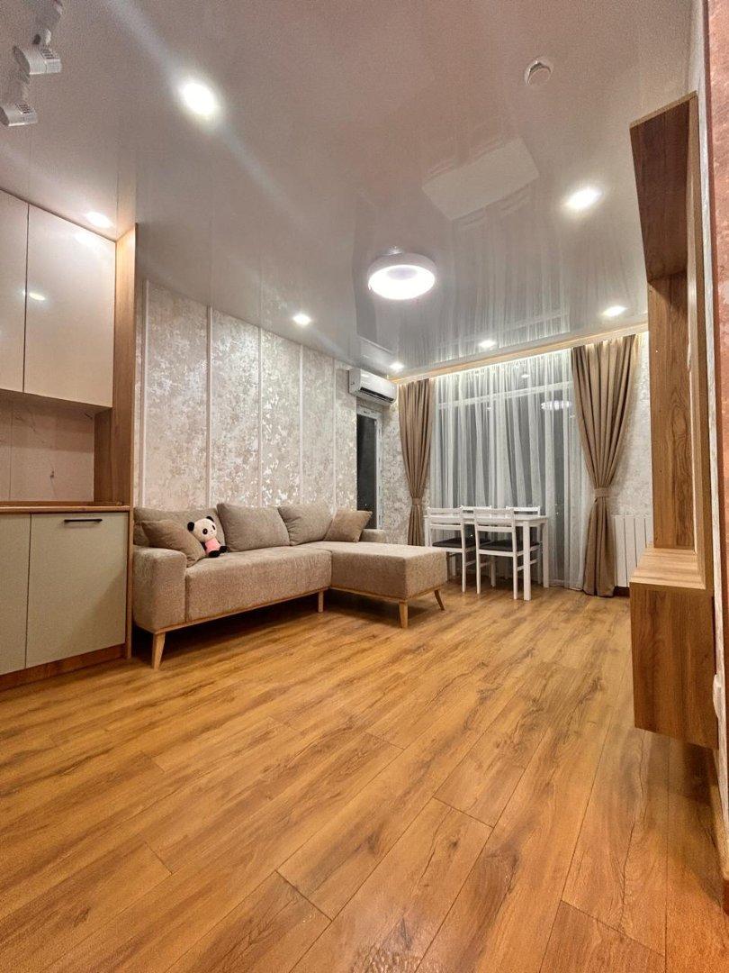 3-Room Apartment For Sale In Batumi, Zhiuli Shartava Ave, 27-31 view 3