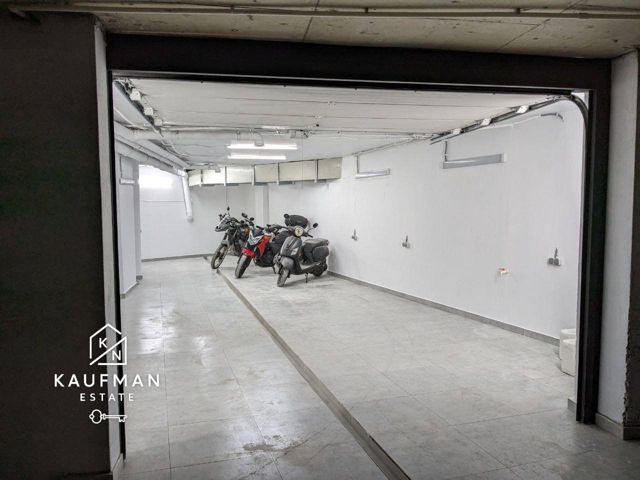Commercial Property For Rent: 60 M² In Batumi, Zurab Gorgiladze St, 98 – $400 view 3