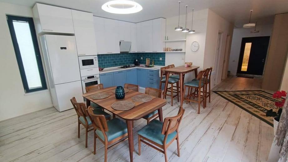 5-Room House For Sale In Batumi, Tamar Mepe Ave, 3 view 12