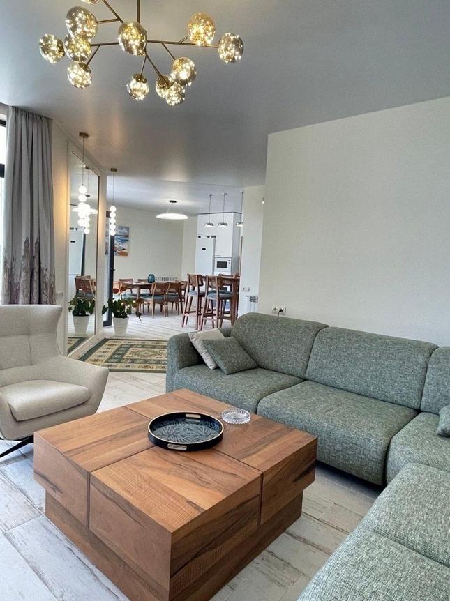 5-Room House For Sale In Batumi, Tamar Mepe Ave, 3 view 1