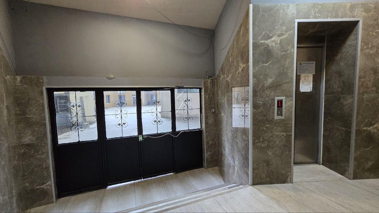 Commercial Property For Rent: 105 M² In Batumi, David Aghmashenebeli St, 2 – $1,500 view 8