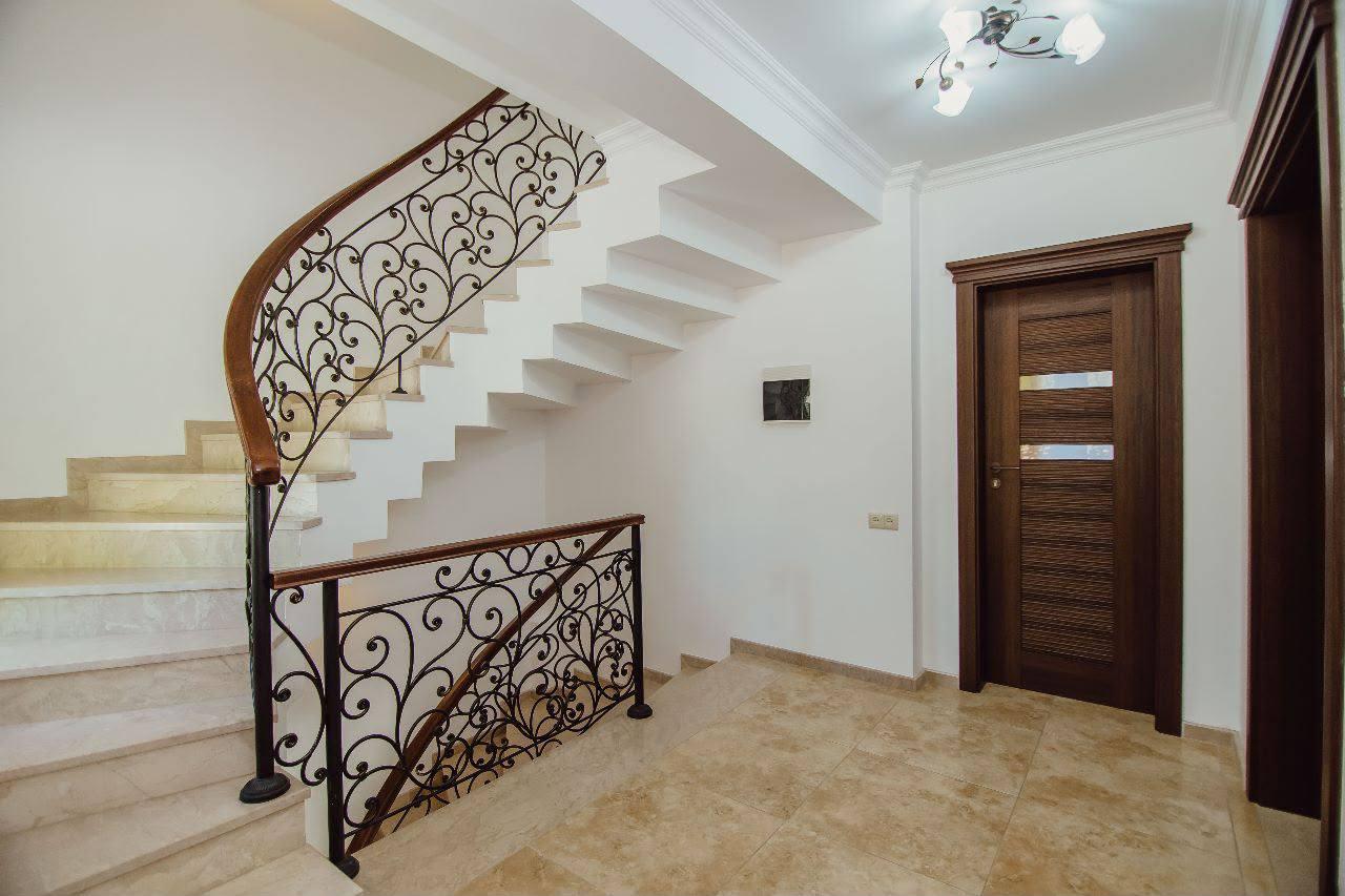 Commercial Property For Sale: 706 M² In Batumi, Tamar Mepe 4th Lane, 22 – $1,500,000 view 4