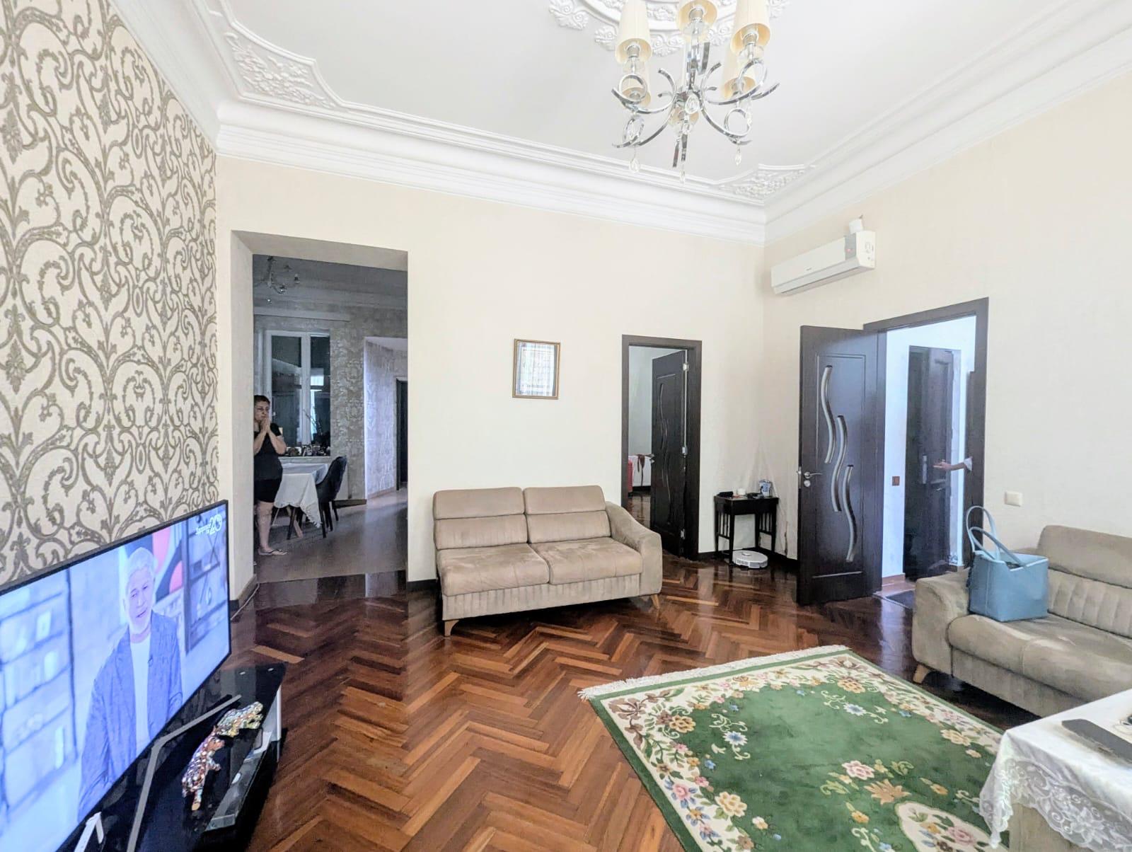 4-Room Apartment For Rent In Batumi, Konstantine Gamsakhurdia St, 25 view 6