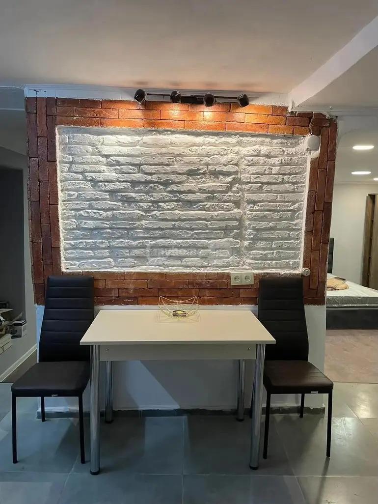 2部屋のマンション、Mtatsminda, Sololaki