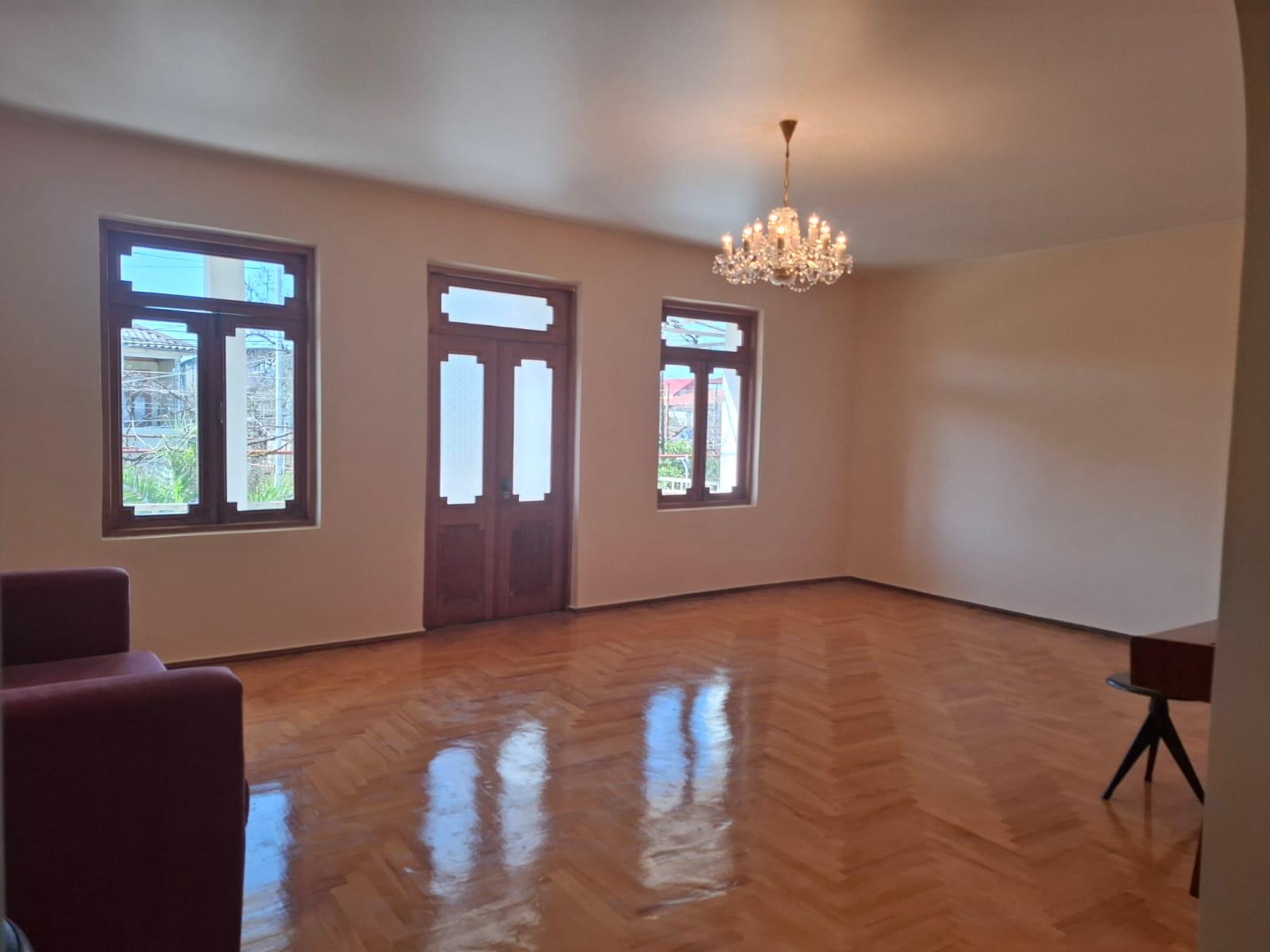 5-Room House For Sale In Batumi, Zakaria Chichinadze St, 38 view 1