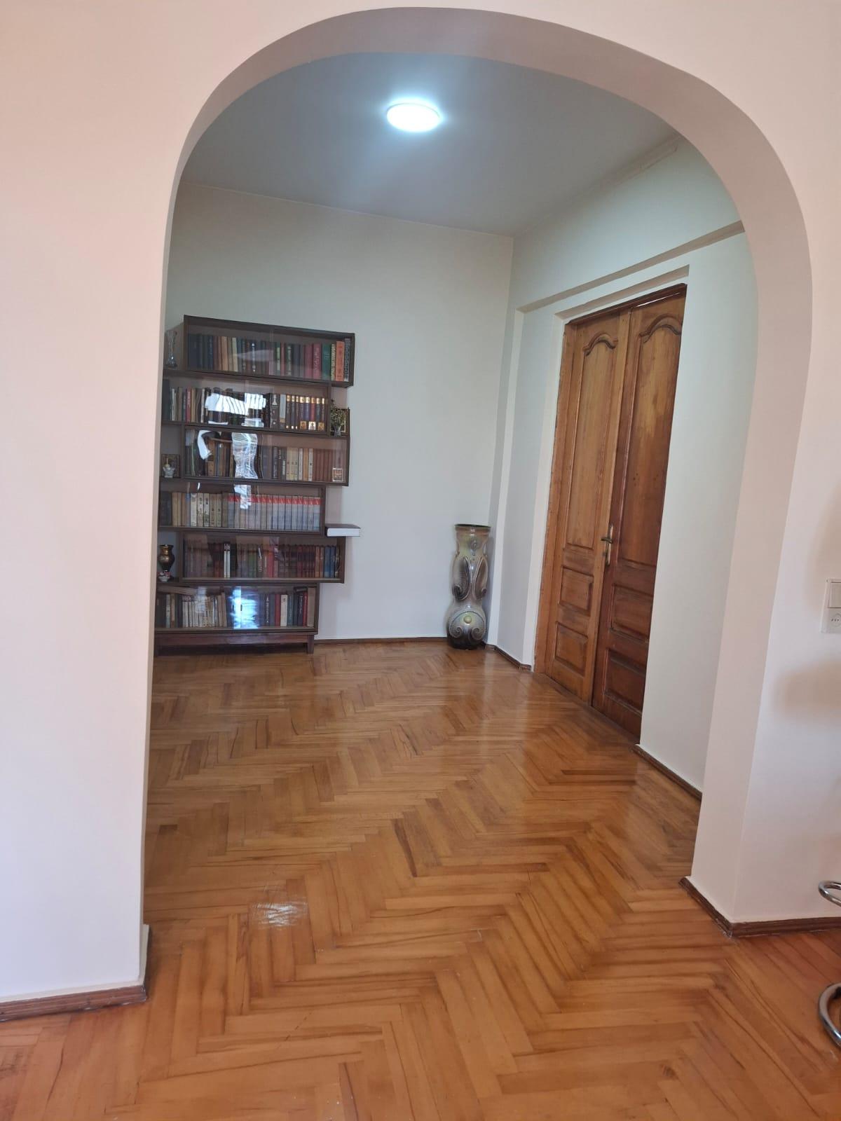 5-Room House For Sale In Batumi, Zakaria Chichinadze St, 38 view 3
