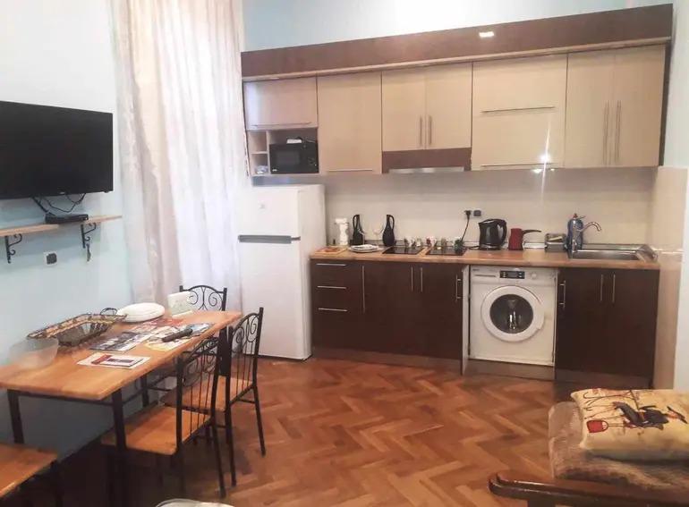 2-Zimmer-Wohnung, Kveda Chugureti