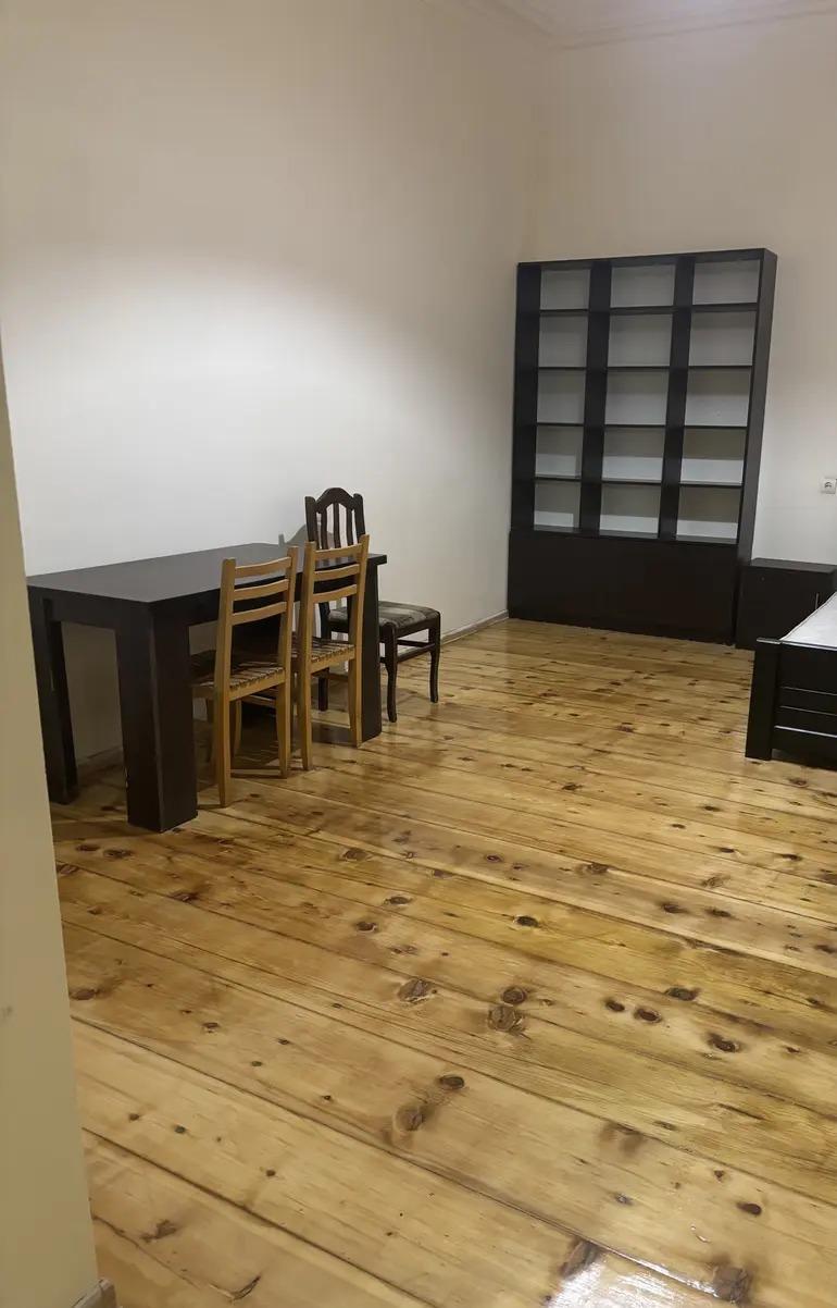 1-Zimmer-Gewerbeimmobilie, Kveda Chugureti