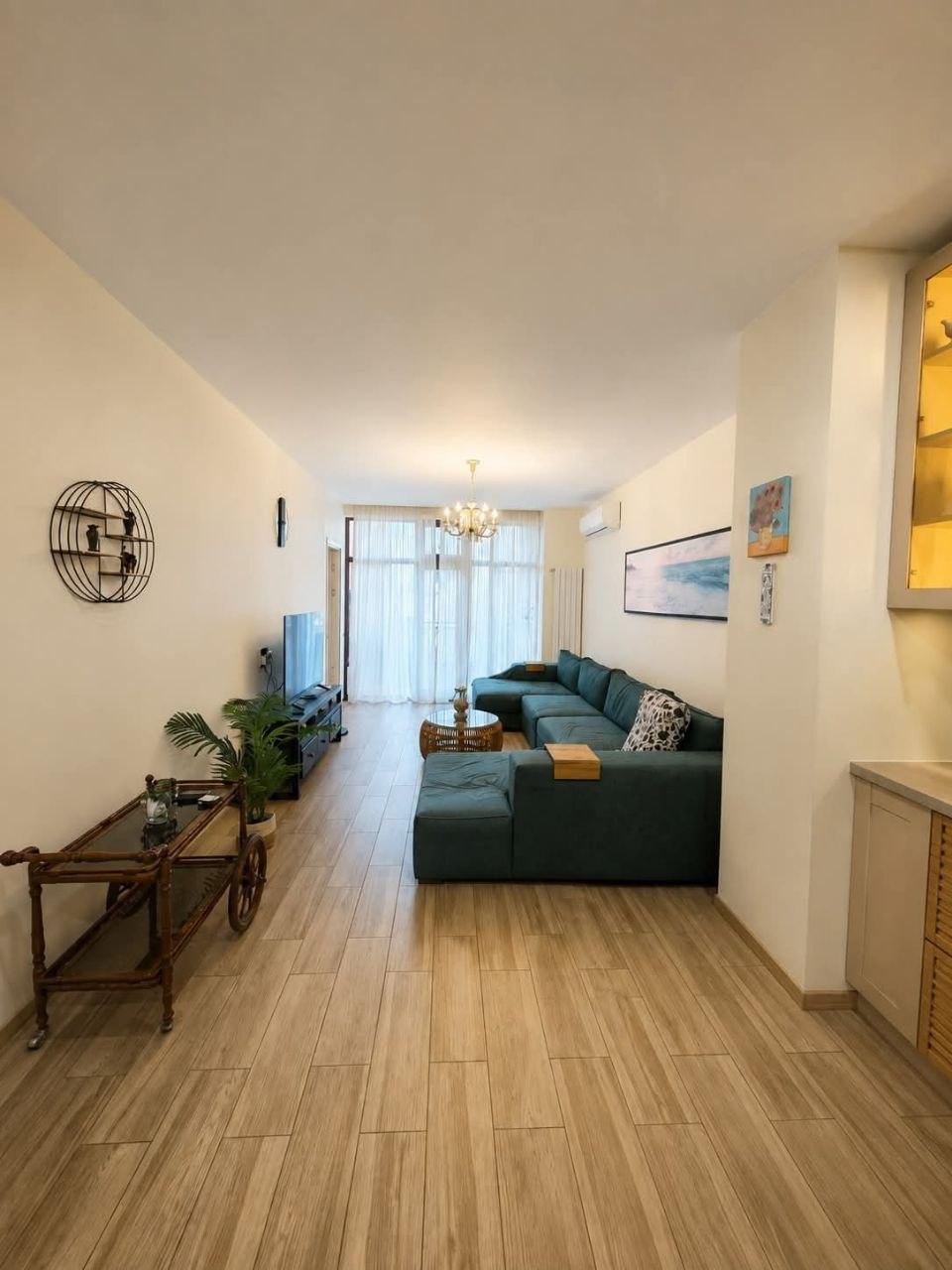 3-Room Apartment For Rent In Batumi, Parnavaz Mepe St, 1 view 2