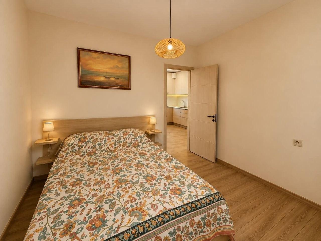 3-Room Apartment For Rent In Batumi, Parnavaz Mepe St, 1 view 5