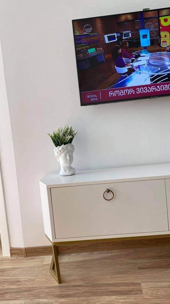 2-Room Apartment For Rent In Batumi, Luka Asatiani St, 13 view 18