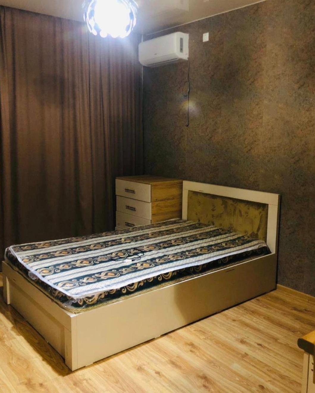 Studio Apartment For Rent In Batumi, Tamar Mepe Ave, 48 view 1