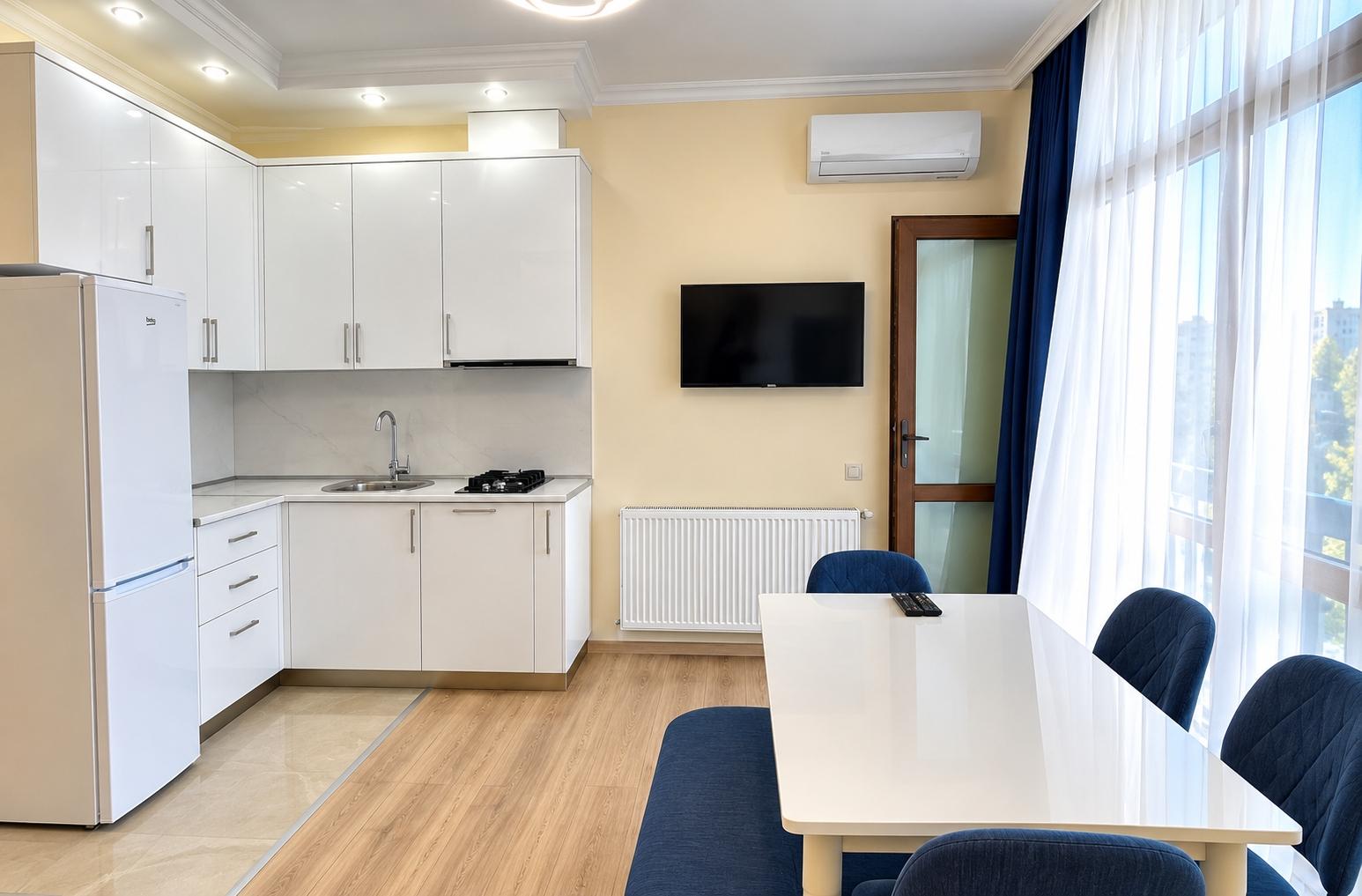 2-Room Apartment For Rent In Batumi, Shota Rustaveli St, 22 view 2
