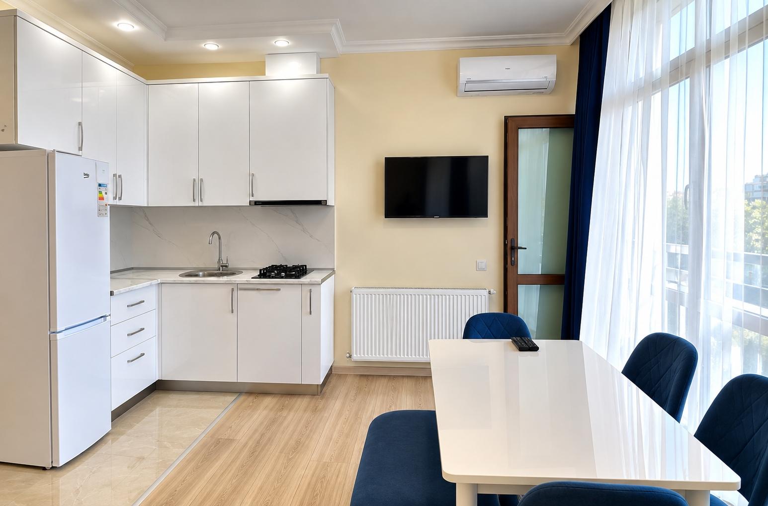2-Room Apartment For Rent In Batumi, Shota Rustaveli St, 22 view 6