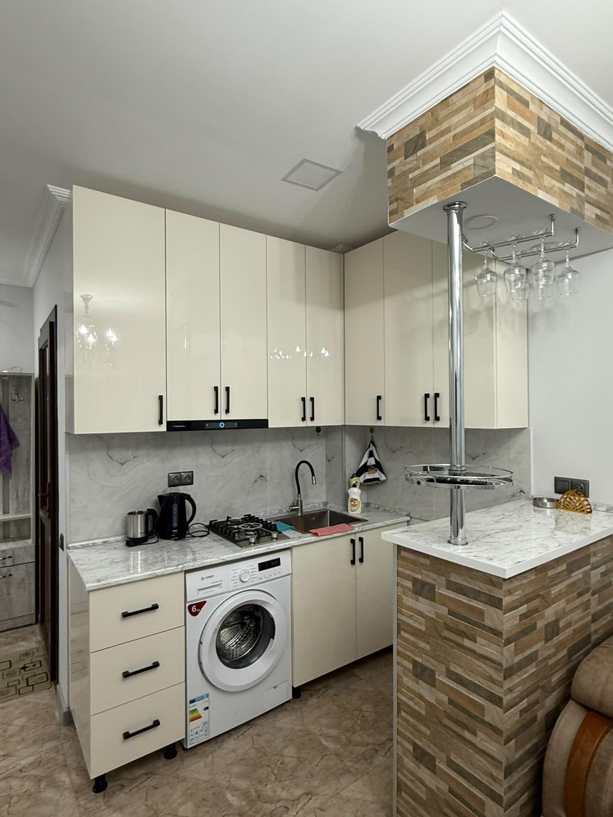 3-Room Apartment For Rent In Batumi, Ioseb Imedashvili St, 17 view 1