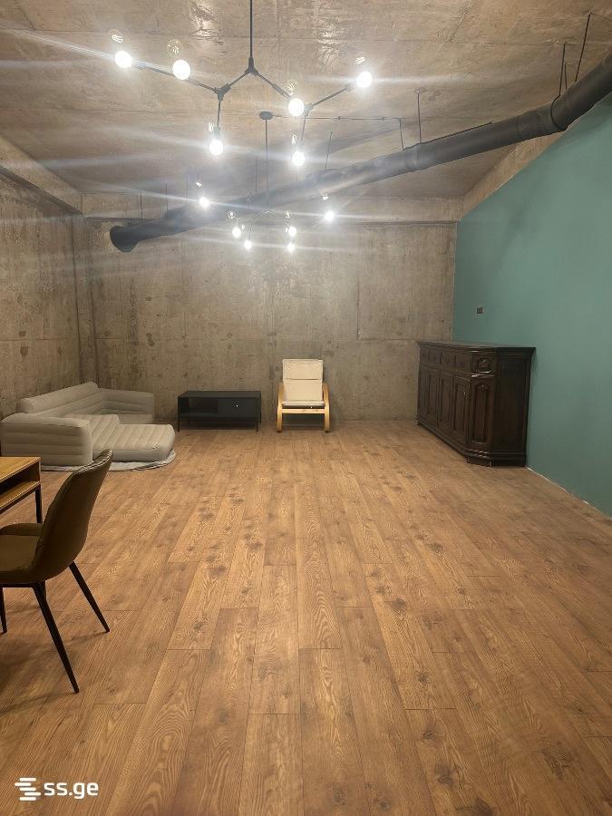 1部屋のマンション、Vera