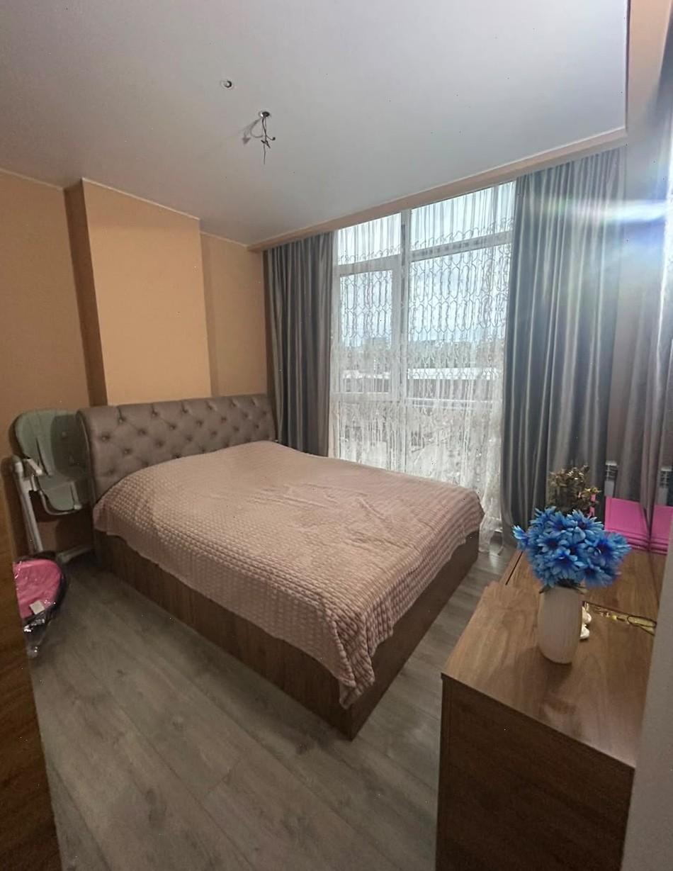 3-Room Apartment For Sale In Batumi, Zhiuli Shartava Ave, 27-31 view 2
