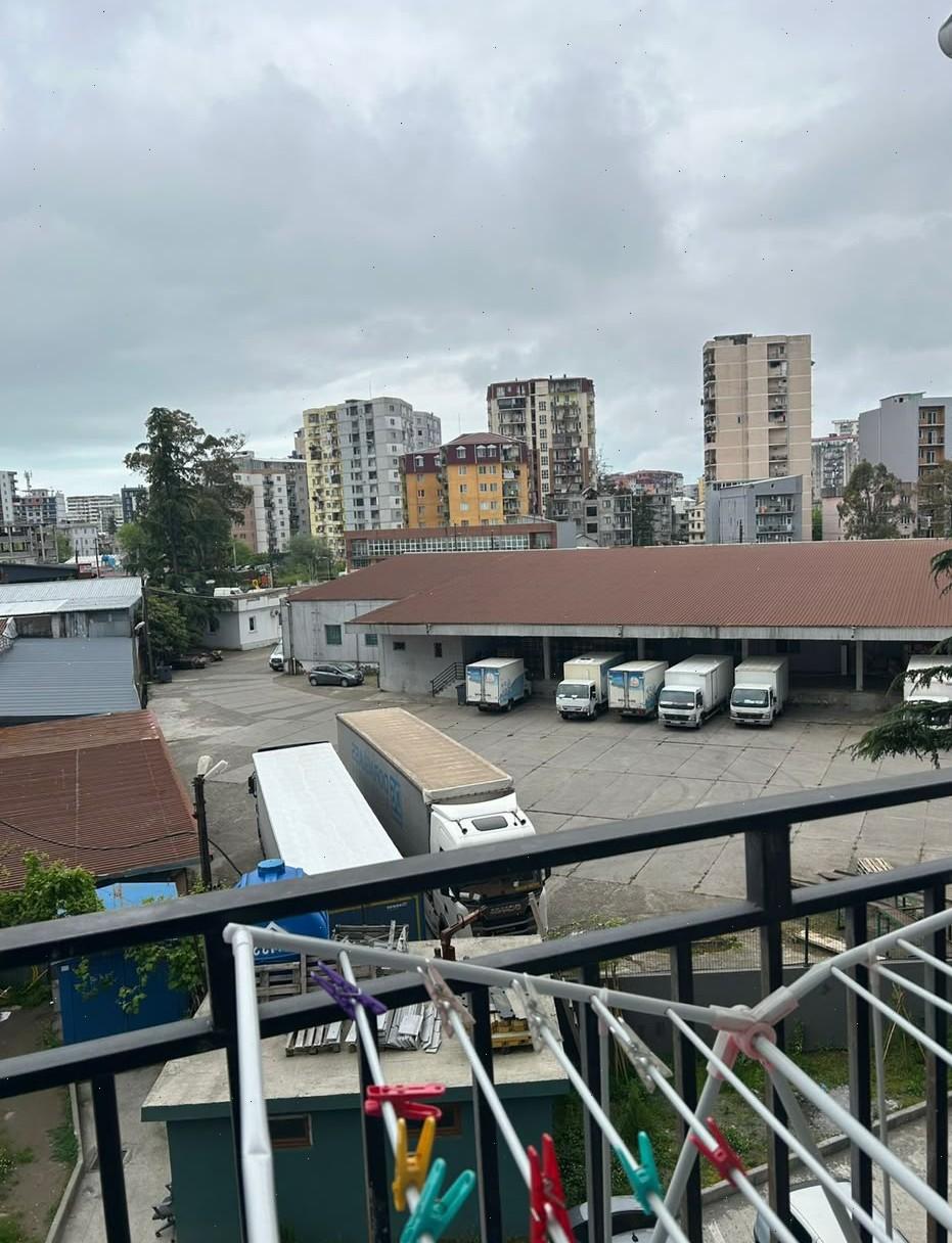 3-Room Apartment For Sale In Batumi, Zhiuli Shartava Ave, 27-31 view 8