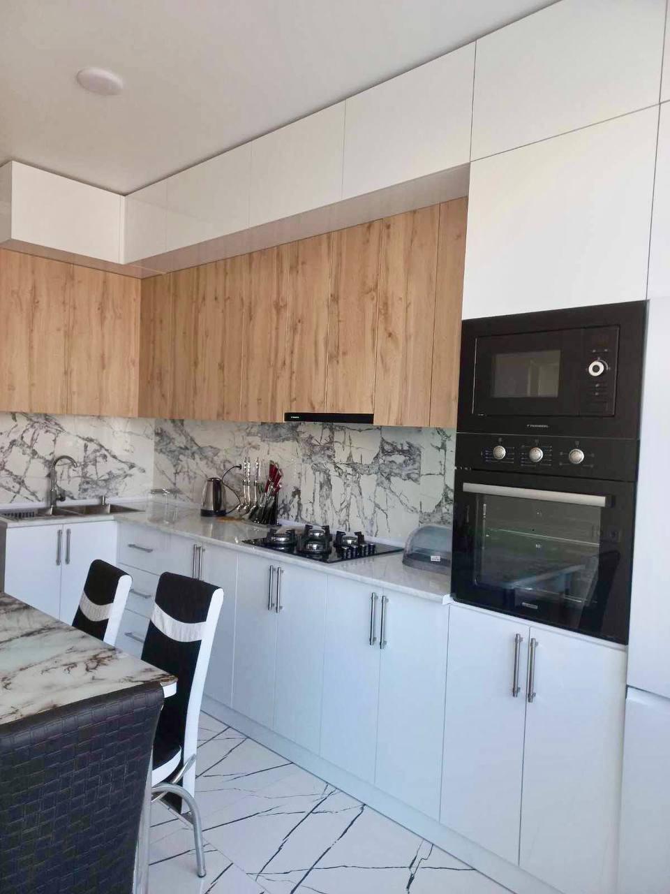 4-Room Apartment For Rent In Batumi, Comfort Palace Bagrationi view 3