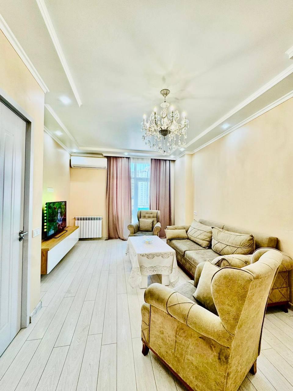 4-Room Apartment For Rent In Batumi, Comfort Palace Bagrationi view 1