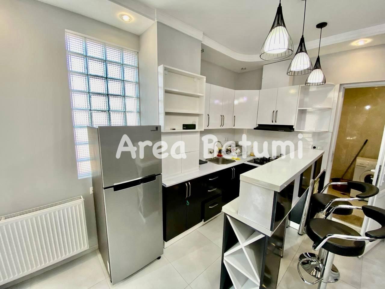 3-Room Apartment For Rent In Batumi, Petre Melikishvili St, 40 view 2