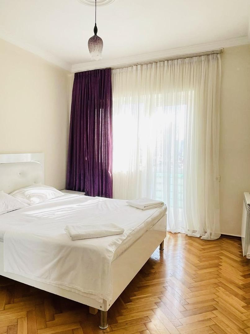 4-Room Apartment For Rent In Batumi, Alexandre Akhmeteli St, 3 view 5