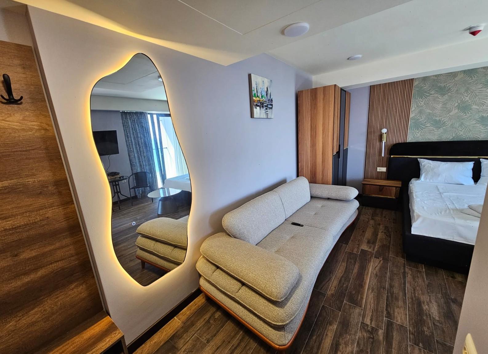 Studio Apartment For Sale view 8