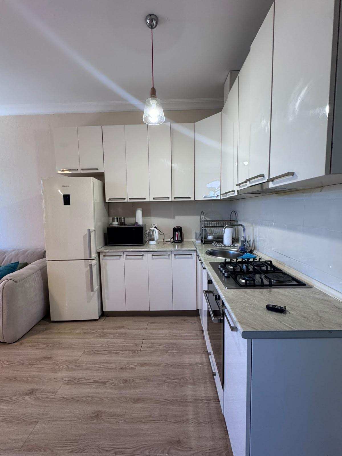 4-Room Apartment For Rent In Batumi, Shota Rustaveli St, 37 view 3