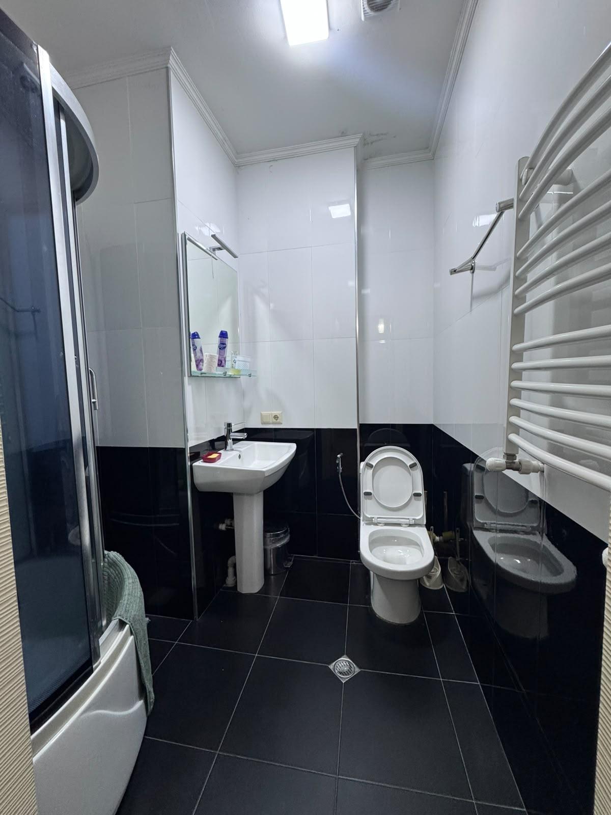 4-Room Apartment For Rent In Batumi, Shota Rustaveli St, 37 view 9