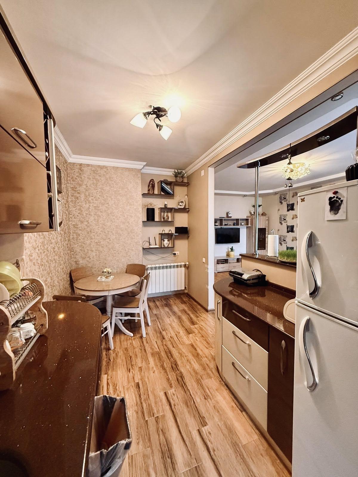 3-Room Apartment For Sale In Batumi, Sherif Khimshiashvili St, 23 view 1