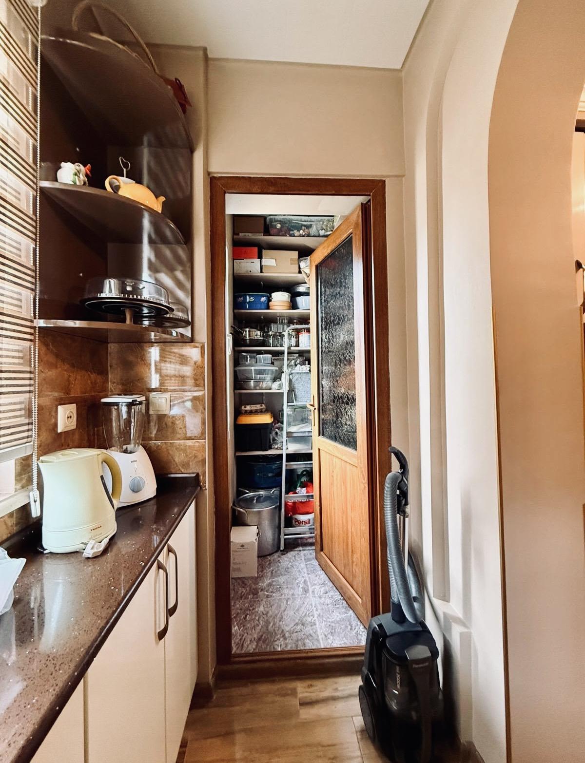 3-Room Apartment For Sale In Batumi, Sherif Khimshiashvili St, 23 view 2