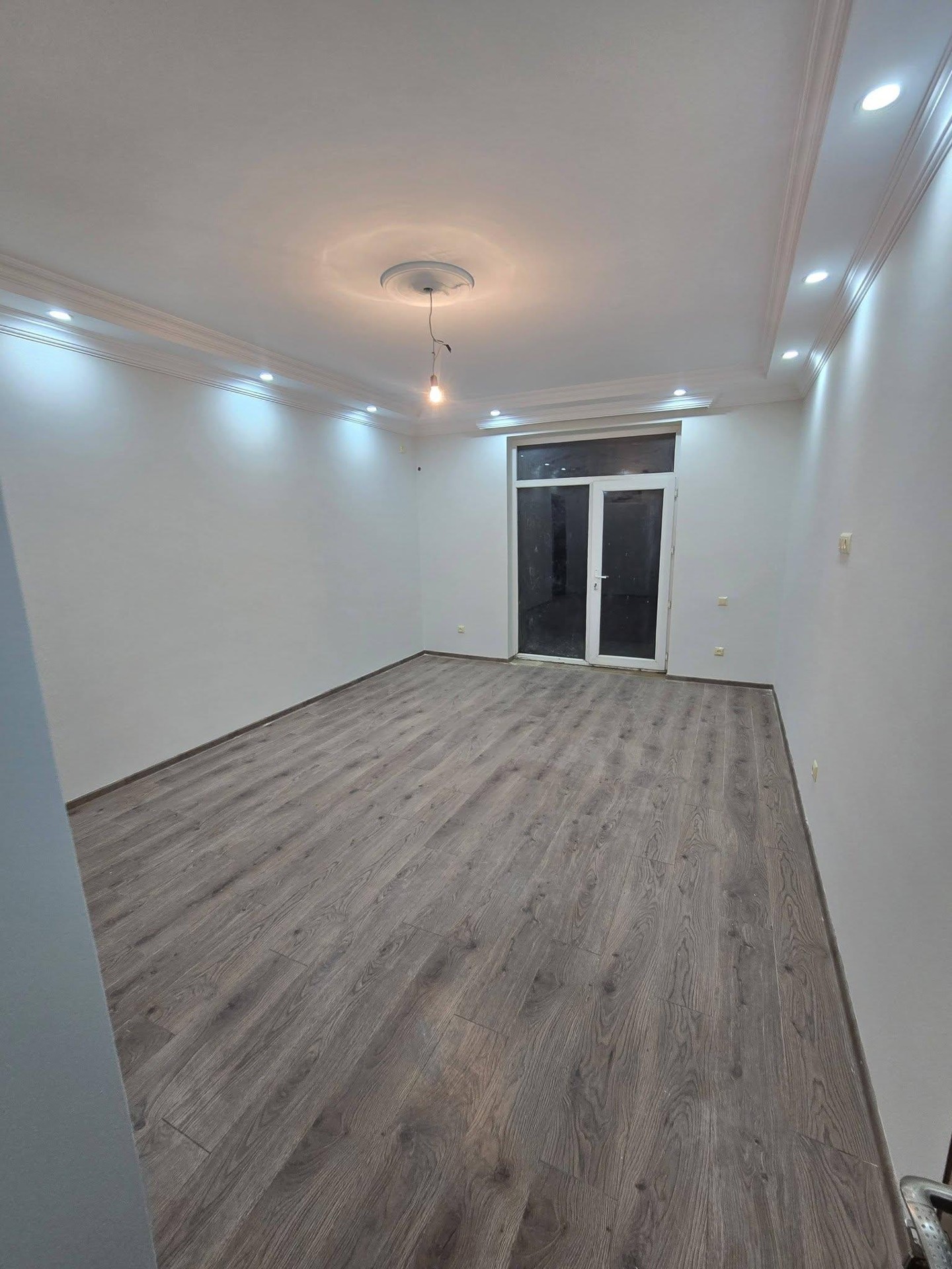 5-Room Apartment For Sale In Batumi, David Aghmashenebeli St, 3 view 1