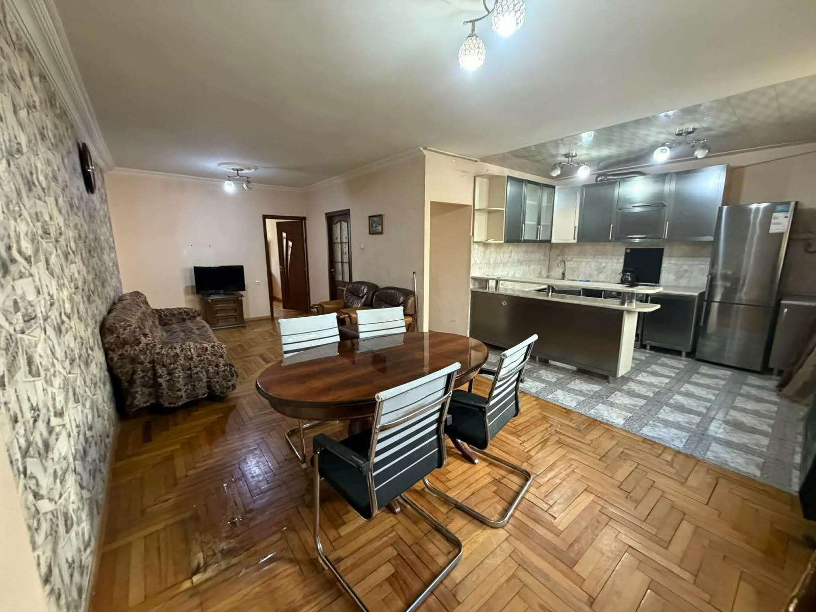 3-Room Apartment For Sale In Batumi, Shalva Inasaridze St, 4 view 1